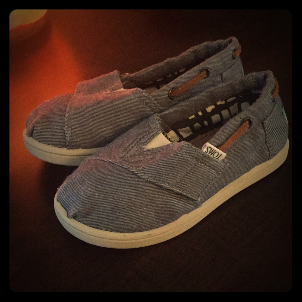 Unisex Chambray Toms